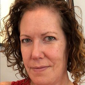 Meet your Posher, Lara